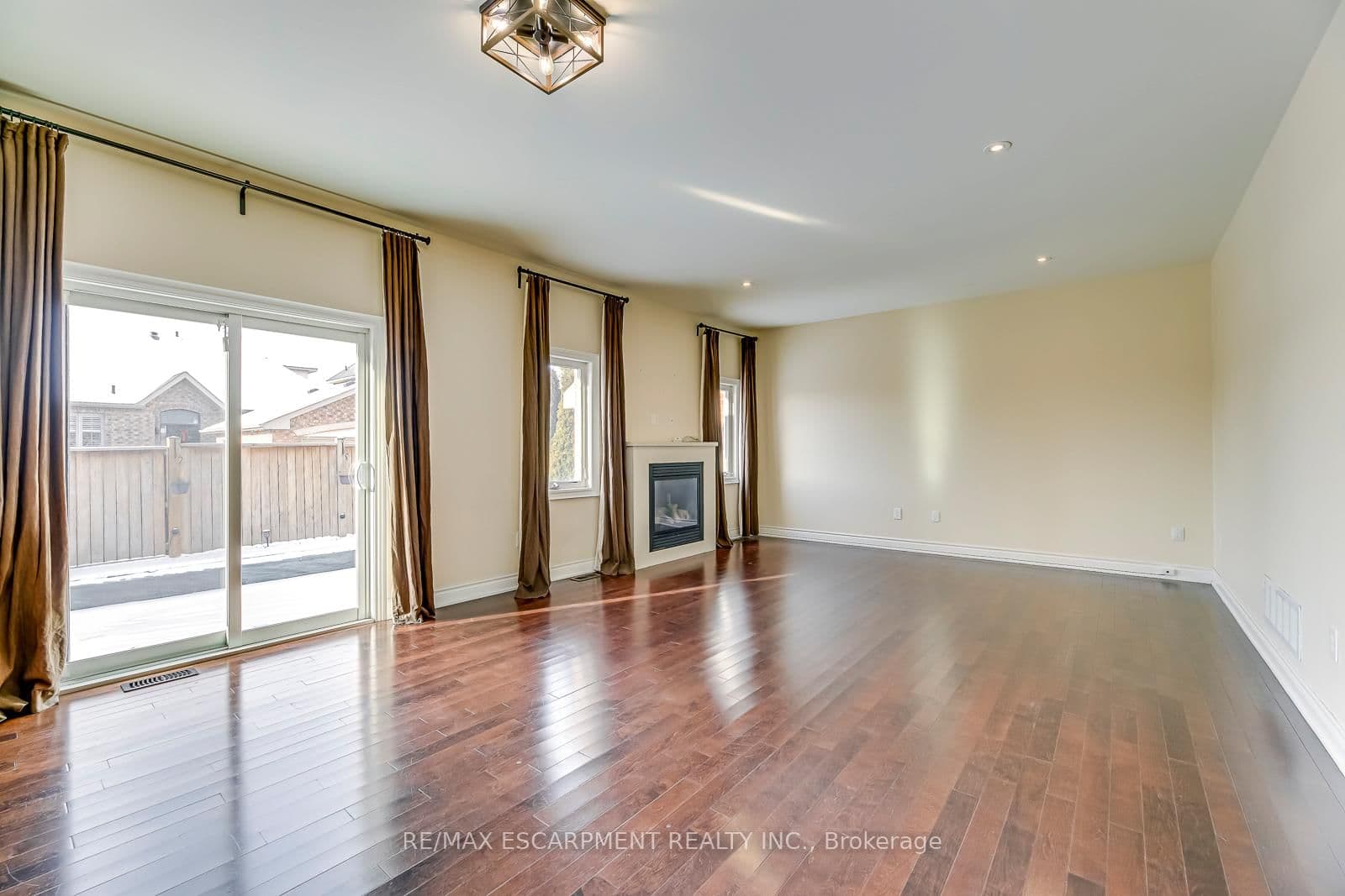 2492 Chaplin Road thumbnail 9