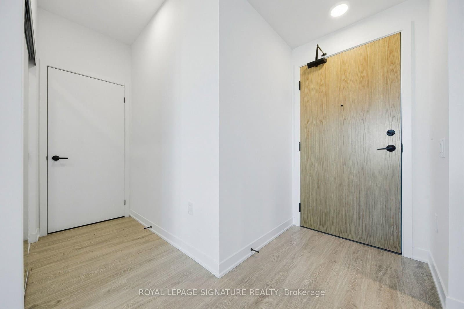 2495 Eglinton Avenue W, Unit 908 thumbnail 18