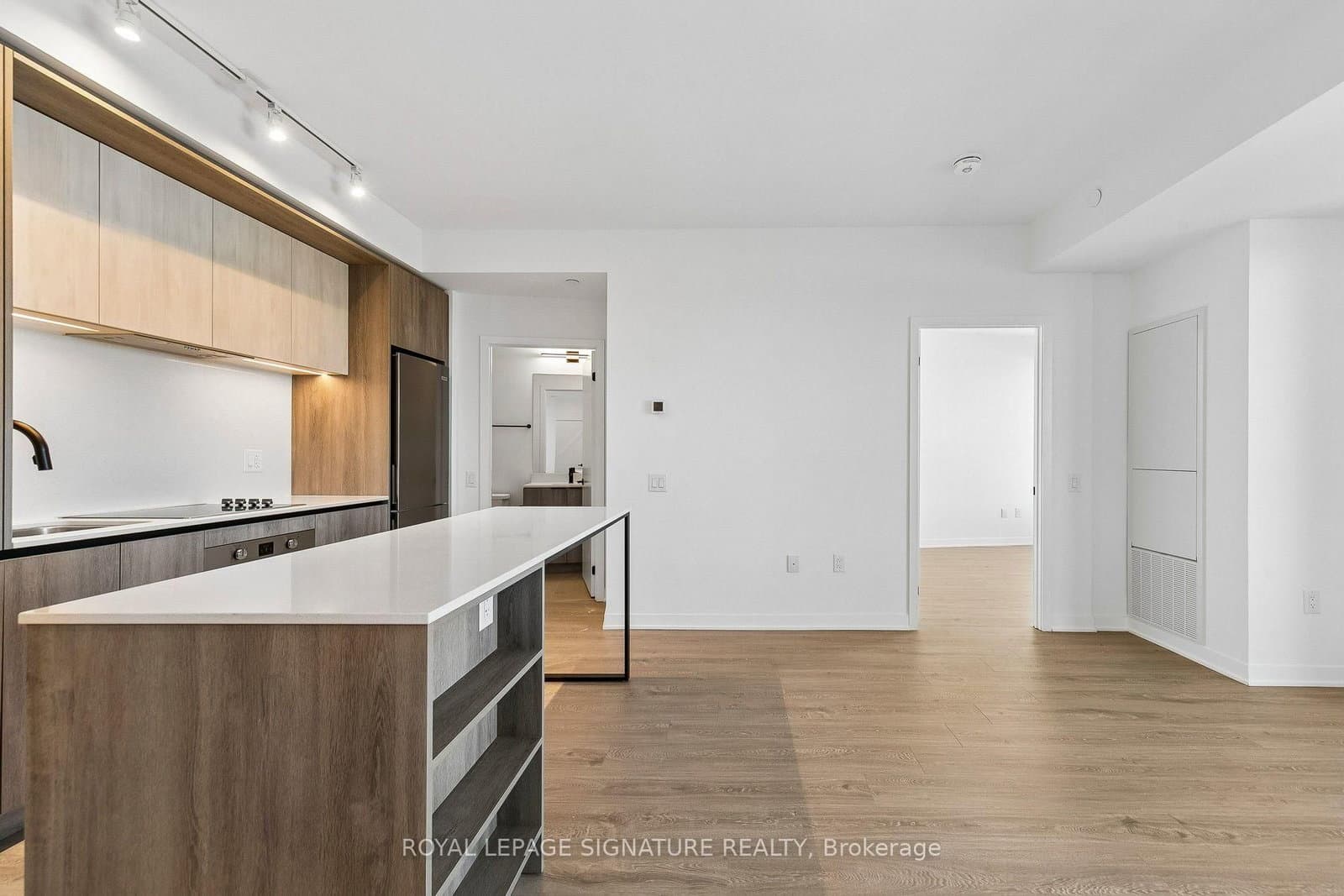 2495 Eglinton Avenue W, Unit 908 thumbnail 6