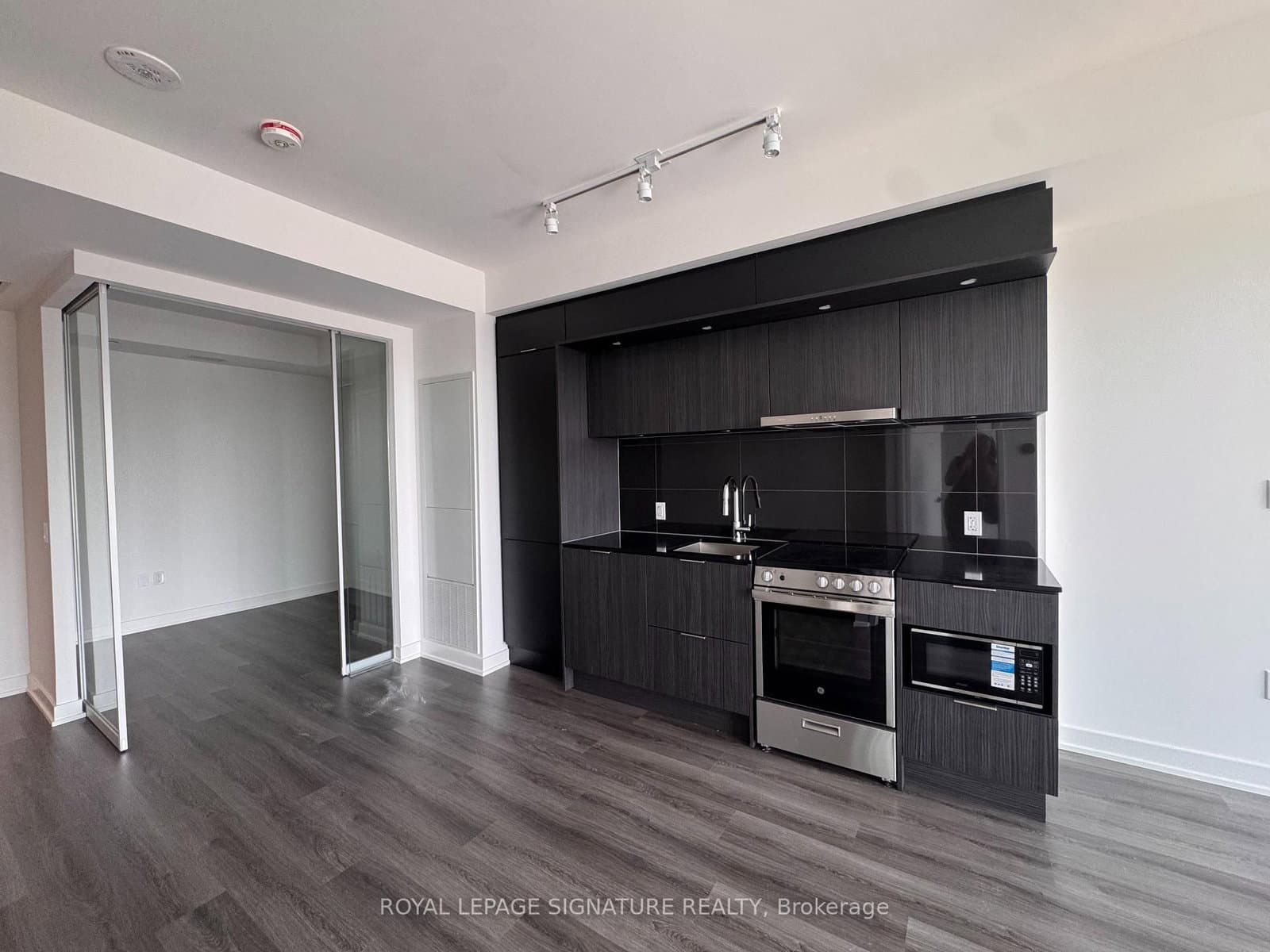 448 Burnhamthorpe Road W, Unit 4601 thumbnail 2