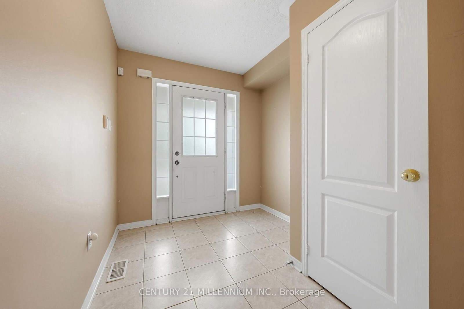 6399 Spinnaker Circle, Unit 6 thumbnail 3
