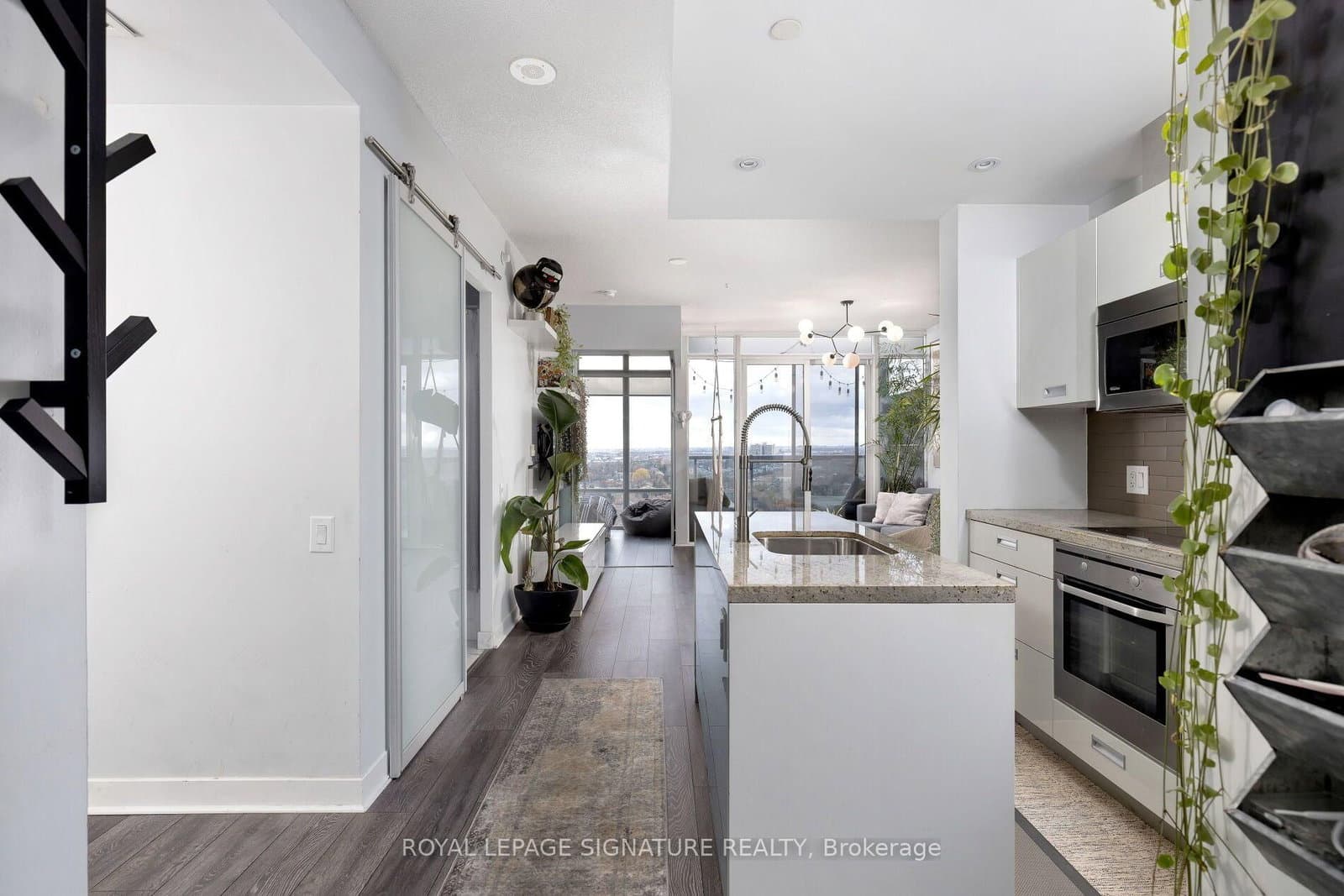 88 Park Lawn Road, Unit 1903 thumbnail 3
