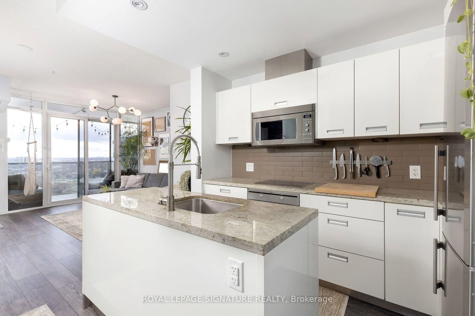88 Park Lawn Road, Unit 1903 thumbnail 4