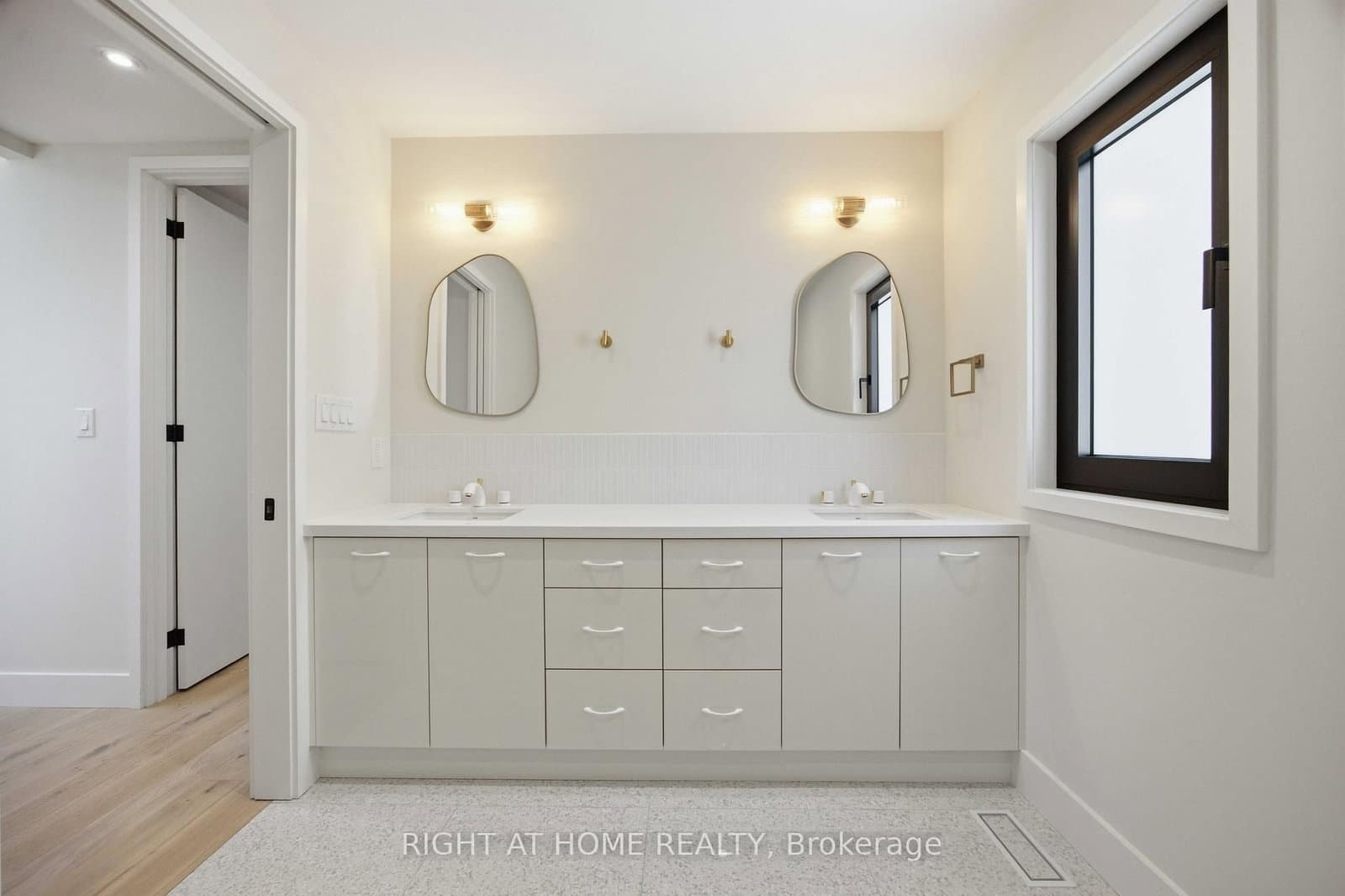 41 Bonnyview Drive thumbnail 37