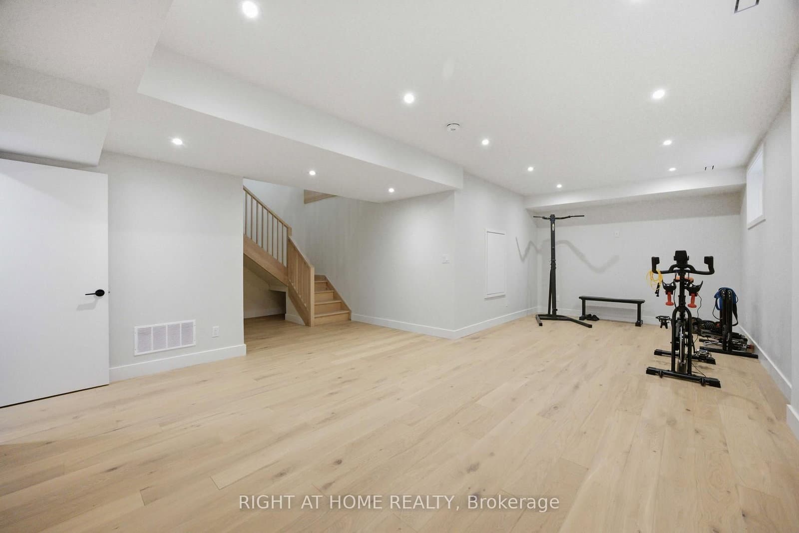41 Bonnyview Drive thumbnail 40