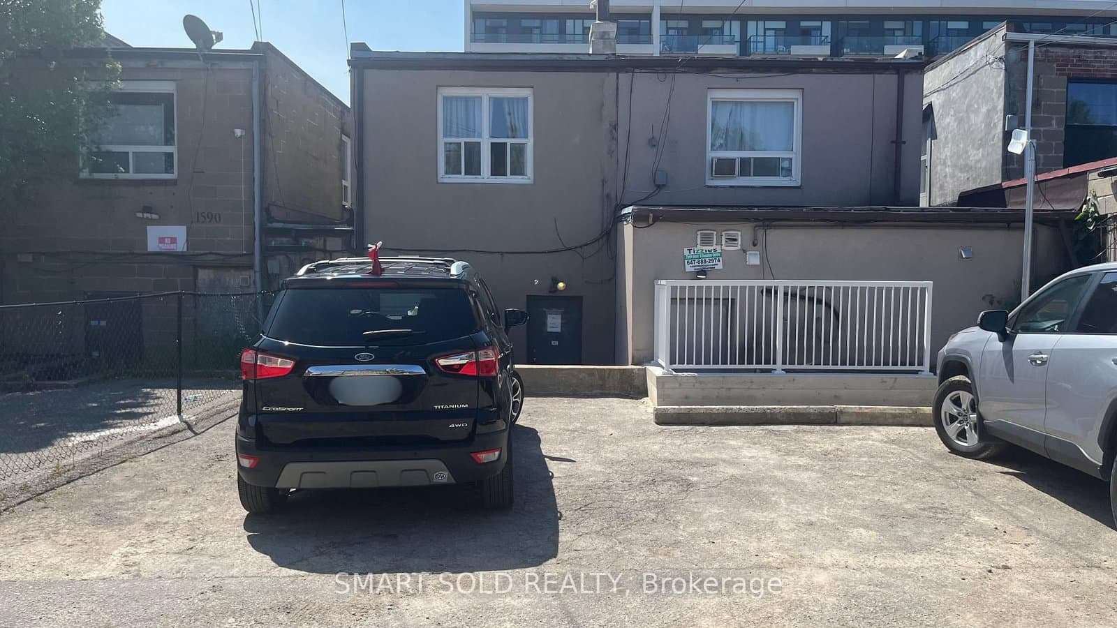 1592 Eglinton Avenue W, Unit Main Flr + Bsmt thumbnail 15