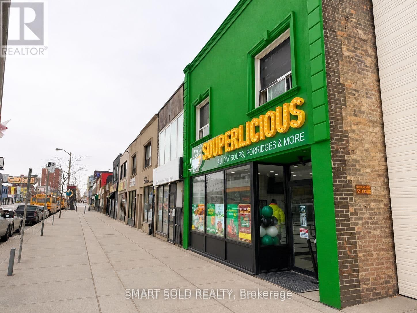 1592 Eglinton Avenue W, Unit Main Flr + Bsmt thumbnail 3