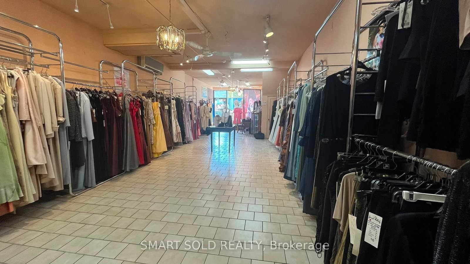 1592 Eglinton Avenue W, Unit Main Flr + Bsmt thumbnail 7