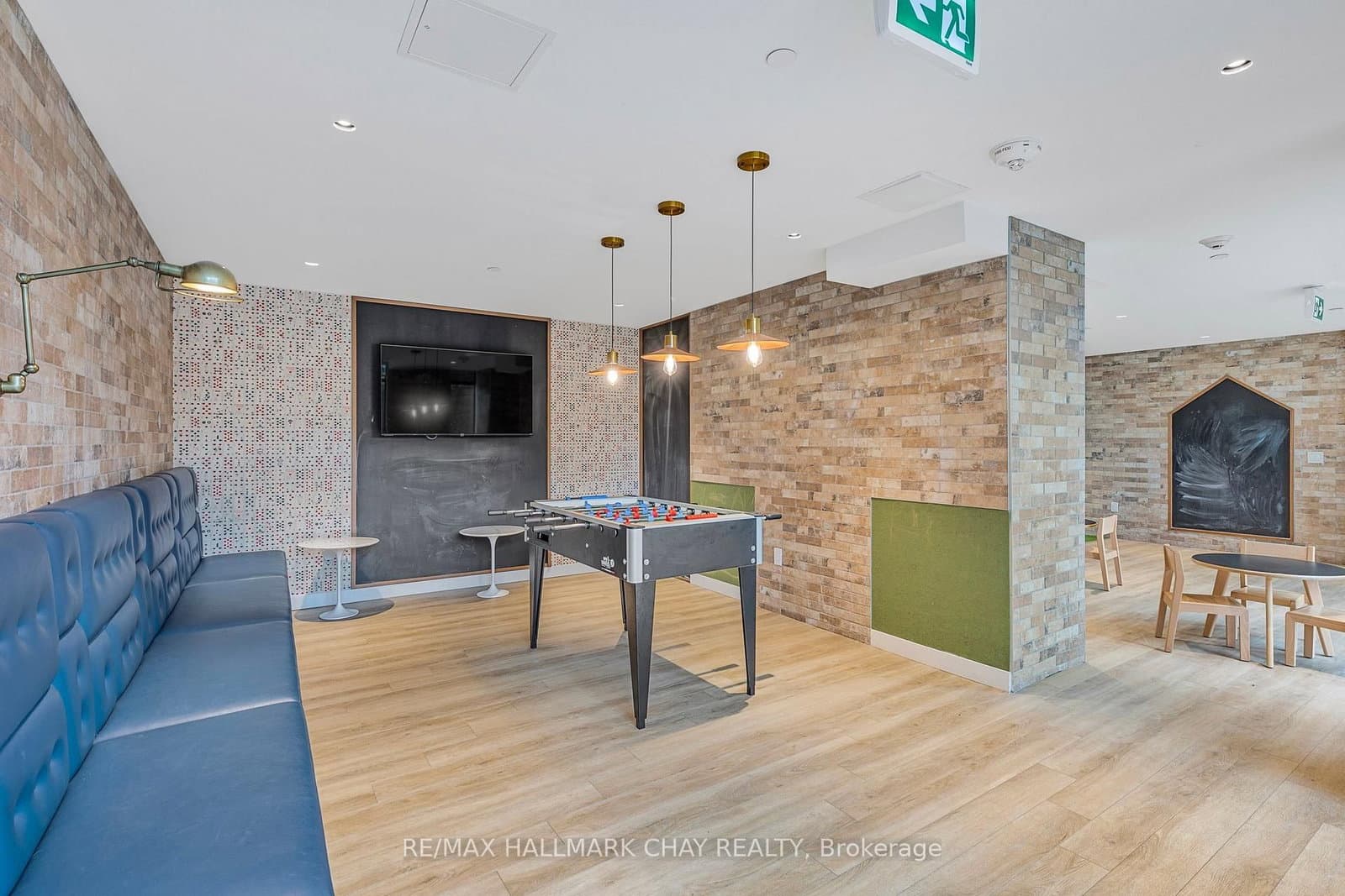 2300 St. Clair Avenue W, Unit 110 thumbnail 17
