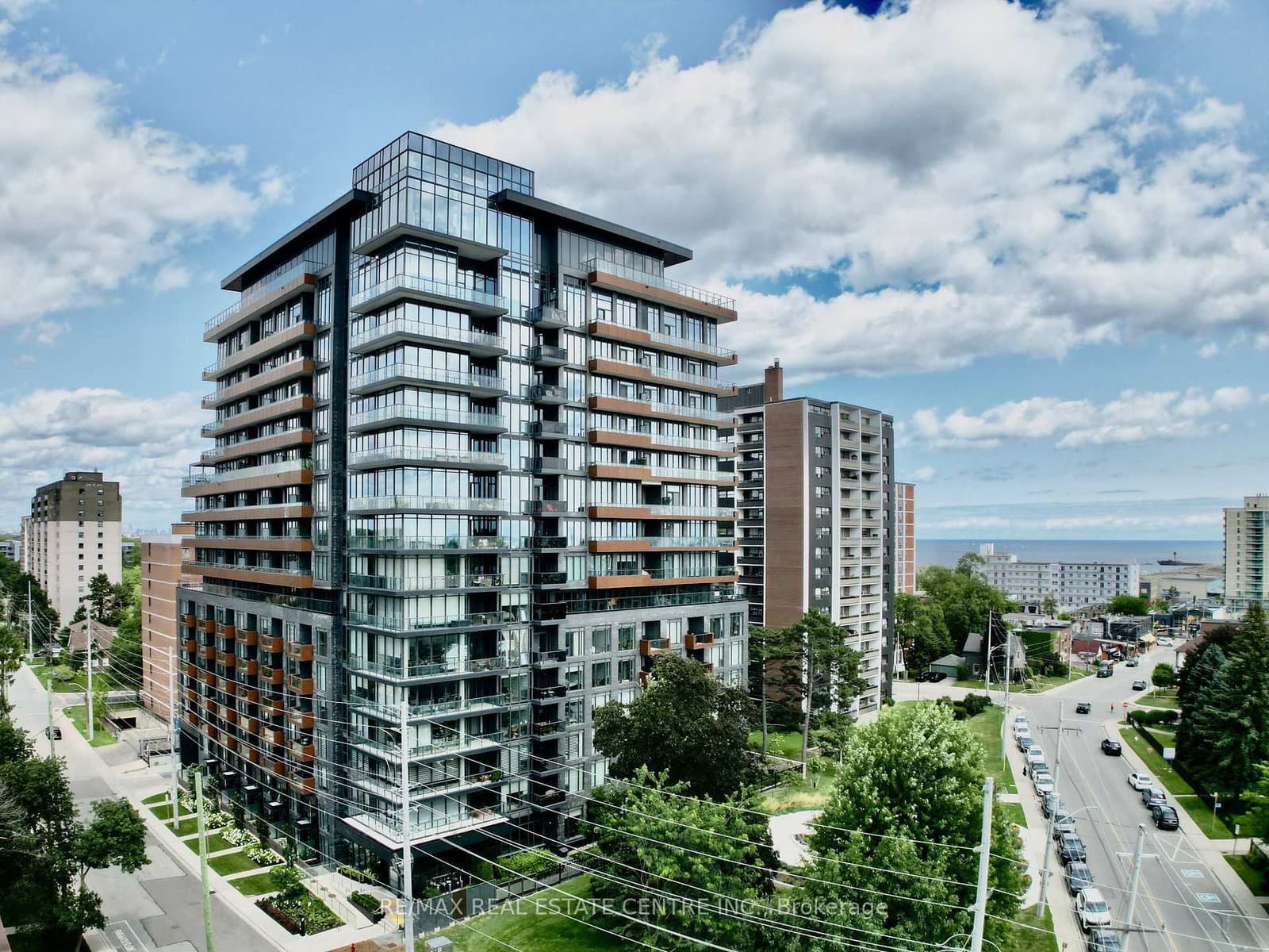 #1507 - 21 Park Street E
