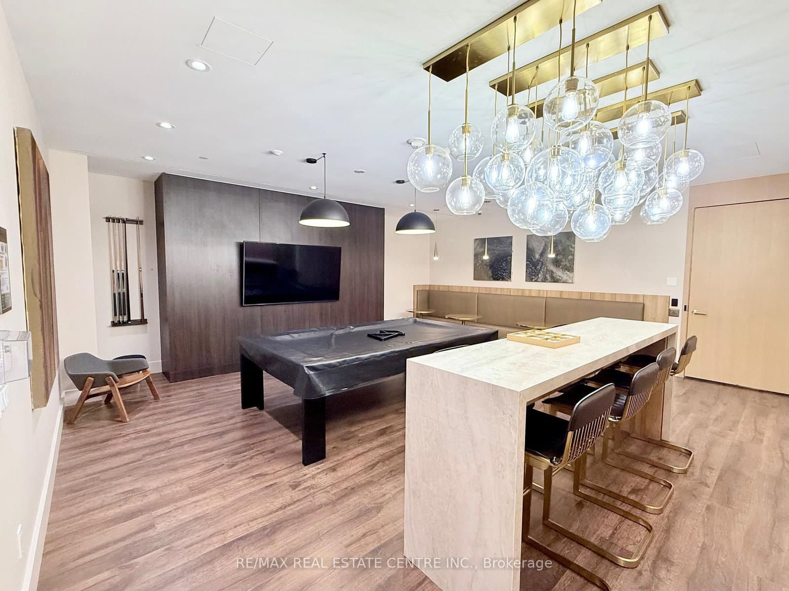 21 Park Street E, Unit 1507 thumbnail 40