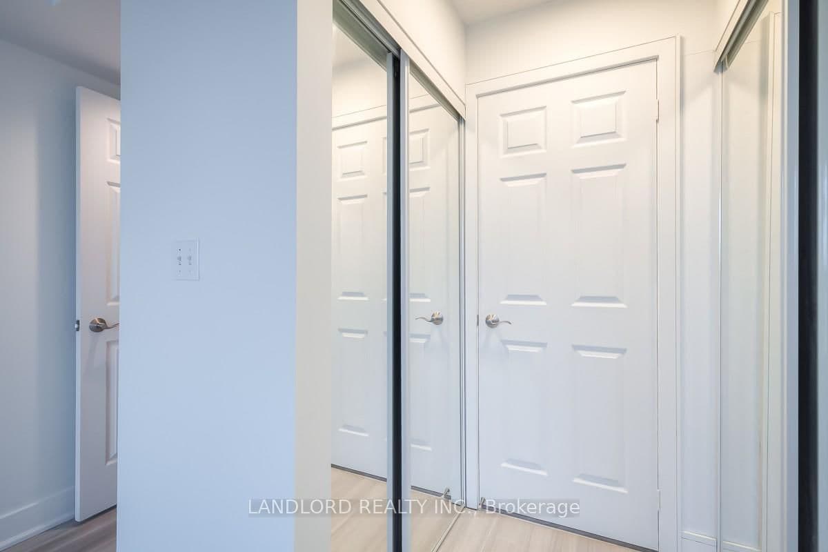 190 Manitoba Street, Unit 511 thumbnail 12