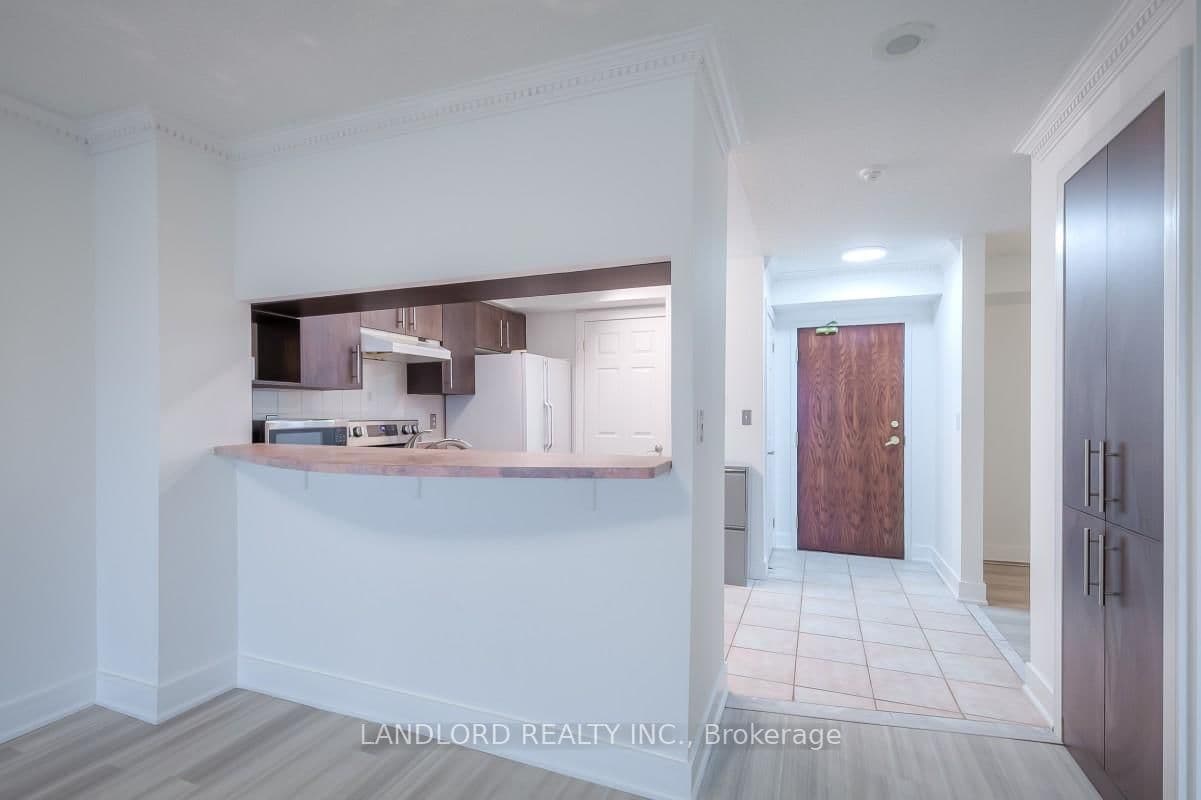 190 Manitoba Street, Unit 511 thumbnail 6