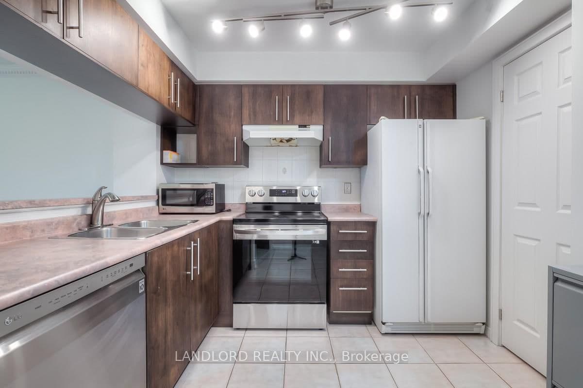 190 Manitoba Street, Unit 511 thumbnail 8