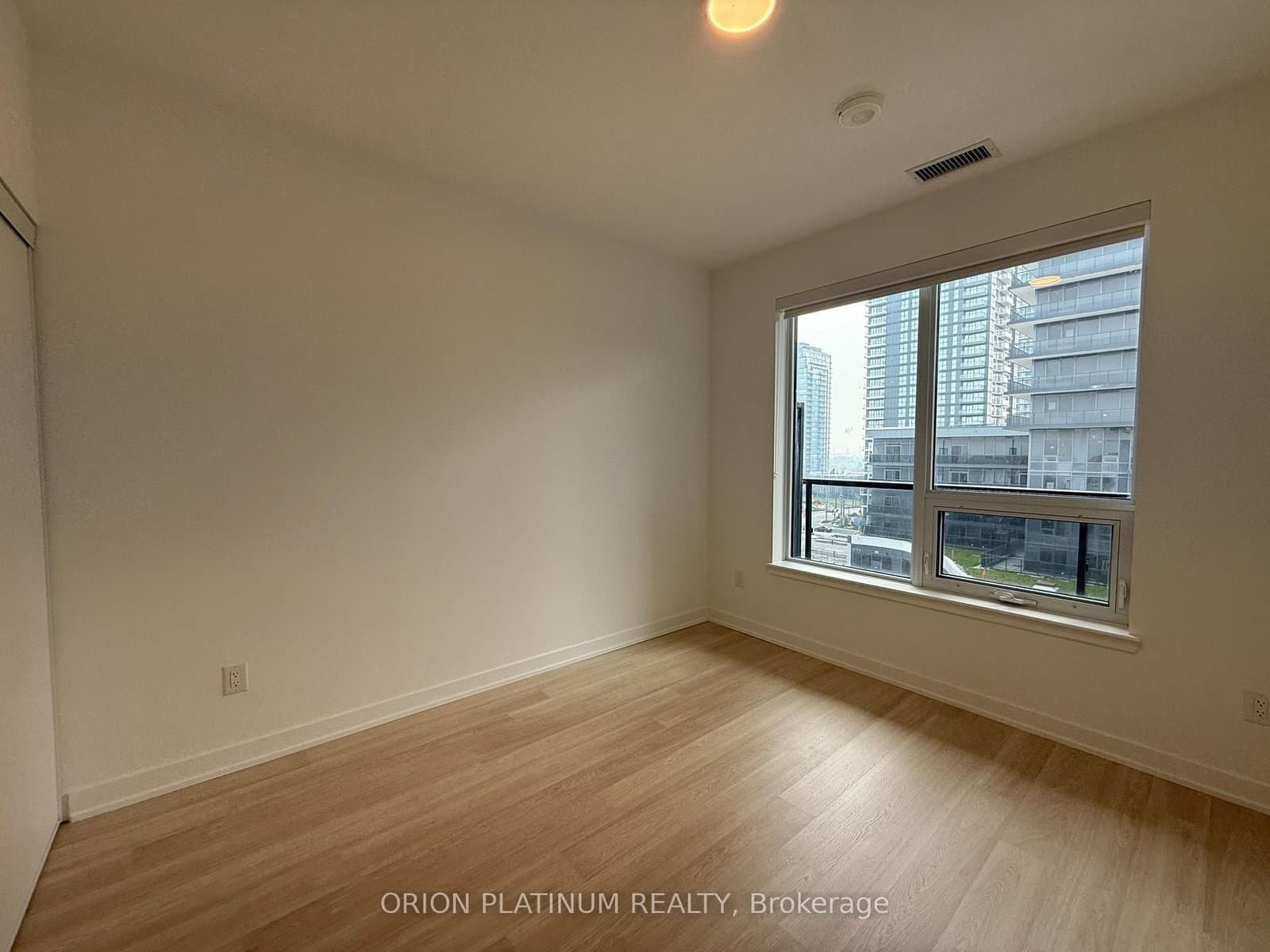 5105 Hurontario Street, Unit 631 thumbnail 10