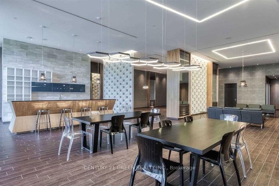 36 Park Lawn Road, Unit 303 thumbnail 12