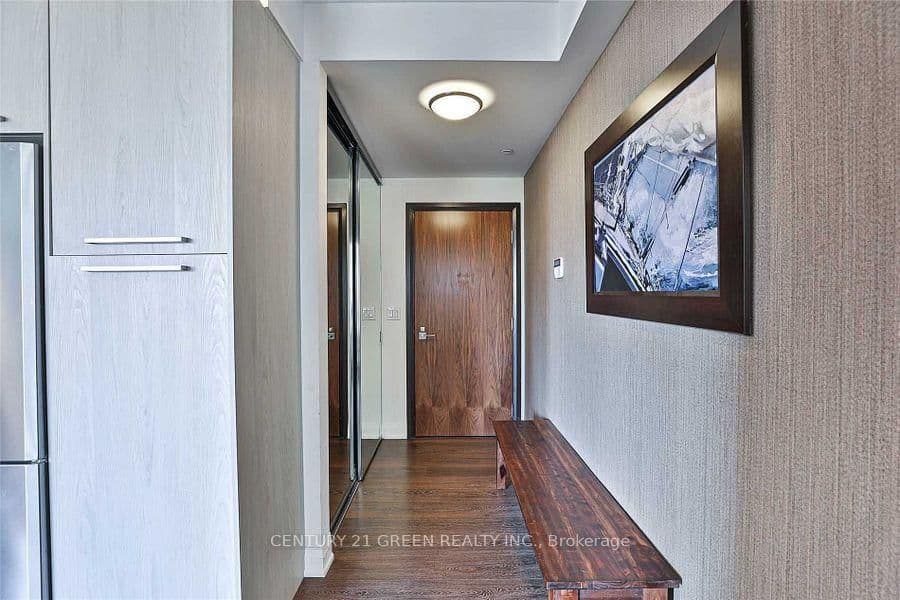 36 Park Lawn Road, Unit 303 thumbnail 2