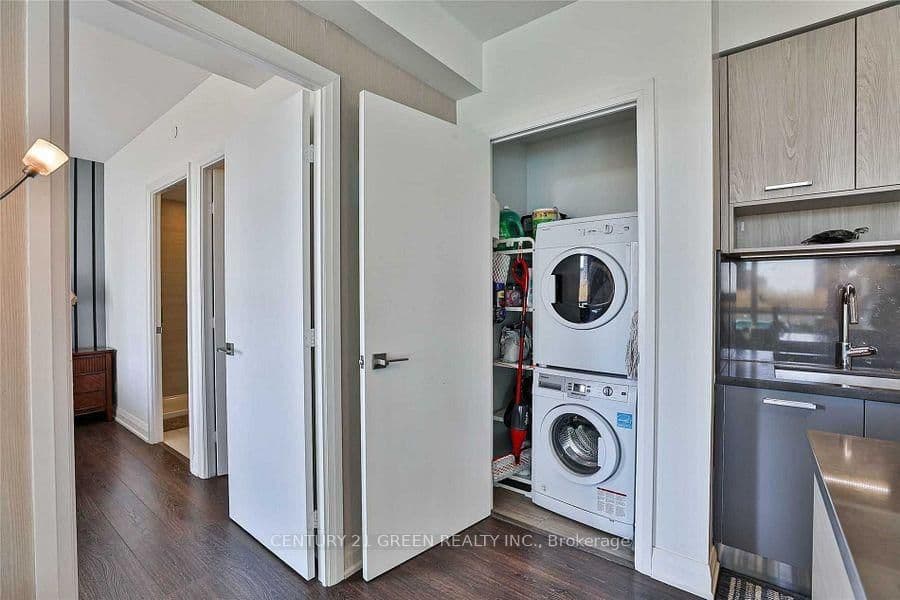 36 Park Lawn Road, Unit 303 thumbnail 7