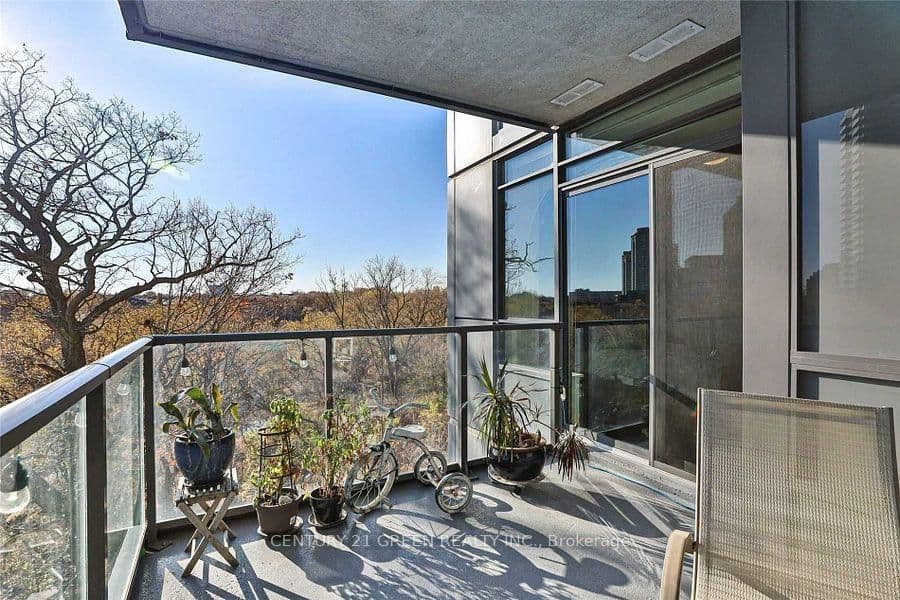 36 Park Lawn Road, Unit 303 thumbnail 8