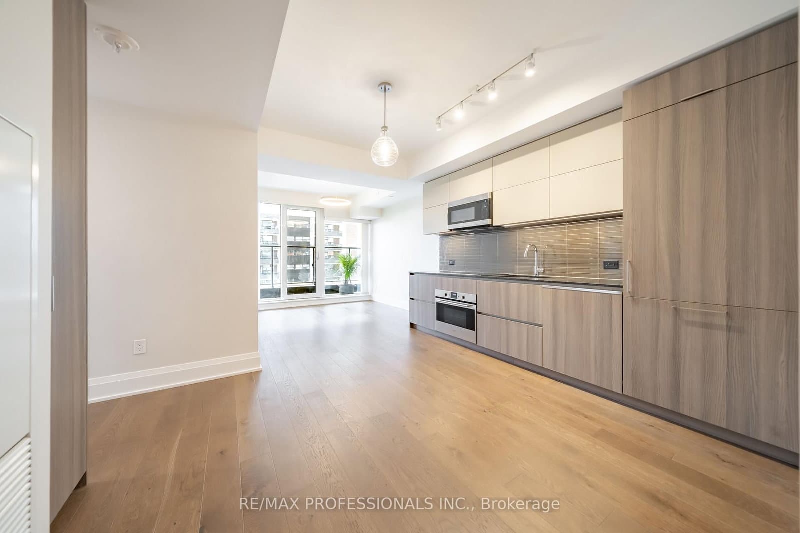 21 Park Street E, Unit 816 thumbnail 12