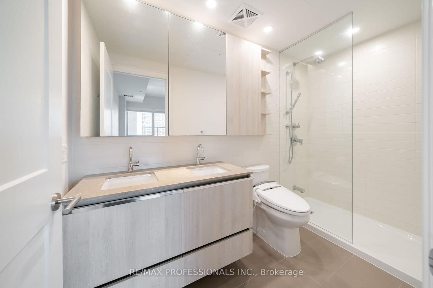 21 Park Street E, Unit 816 thumbnail 22