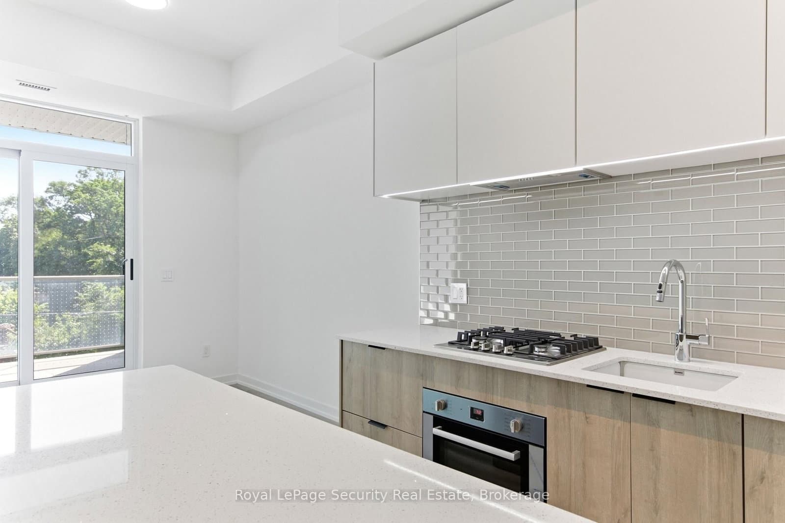 722 Marlee Avenue, Unit 301 thumbnail 19