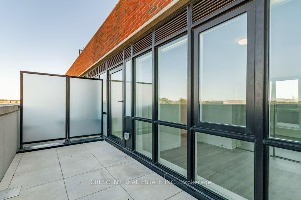 2300 St Clair Avenue W, Unit 527 thumbnail 22