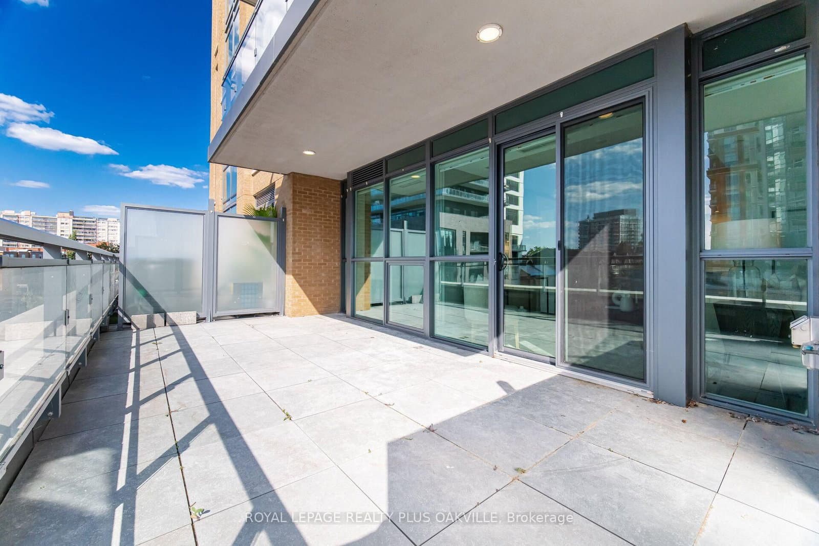 2060 Lakeshore Road, Unit 303 thumbnail 26