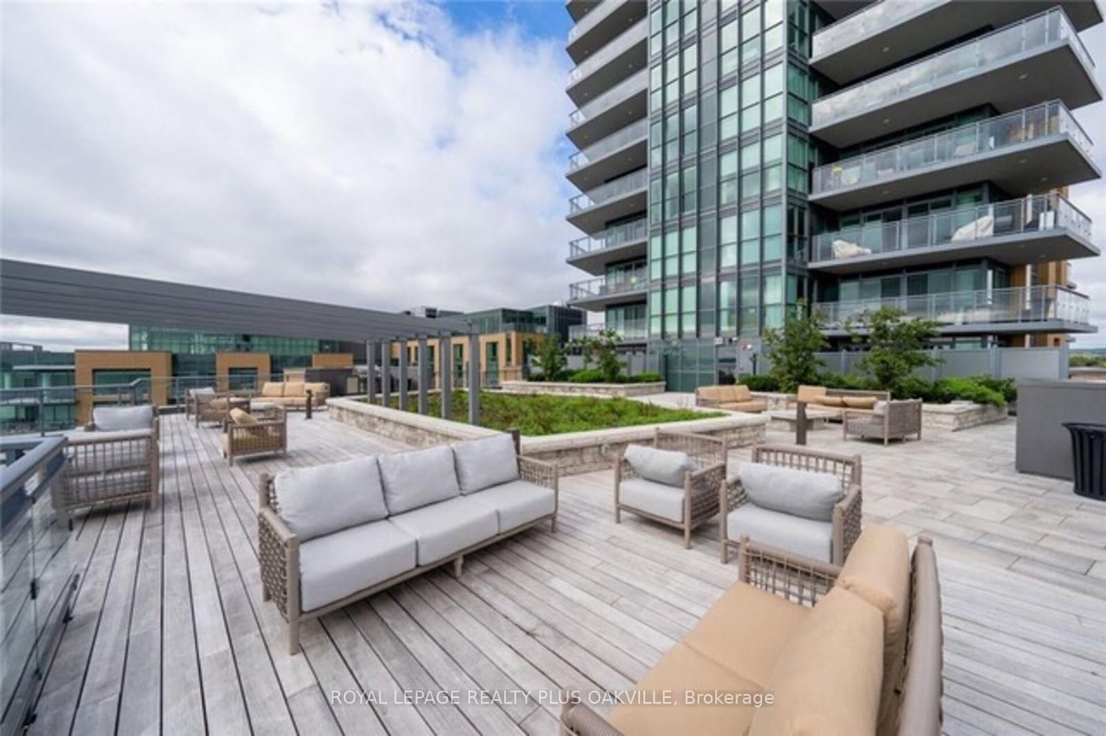 2060 Lakeshore Road, Unit 303 thumbnail 45