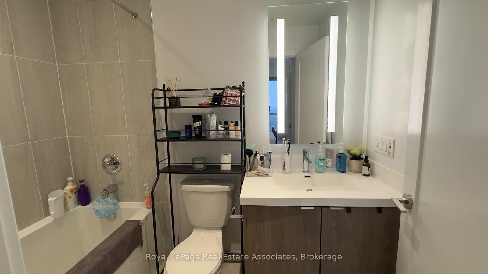 5 Mabelle Avenue, Unit 3433 thumbnail 8