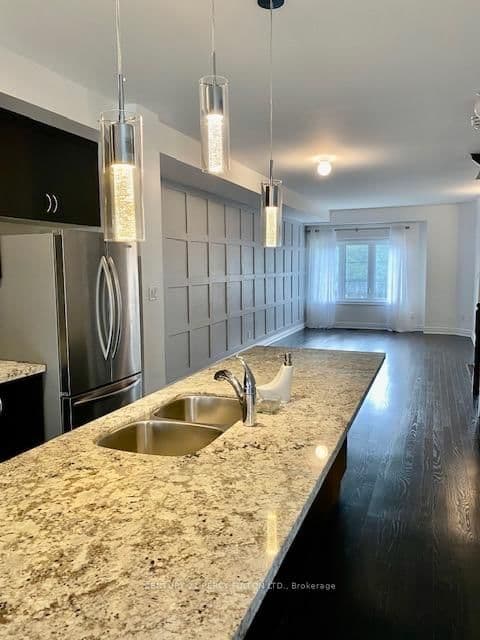 47 Dryden Way - Image 1