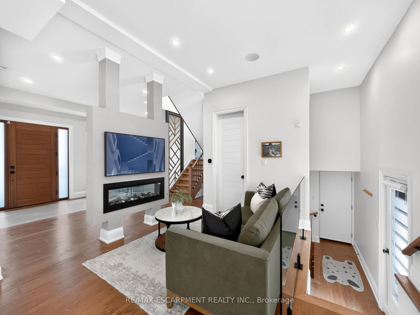 5178 Hunter Drive thumbnail 15