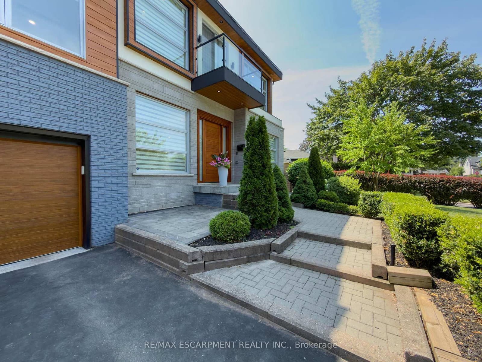 5178 Hunter Drive thumbnail 4