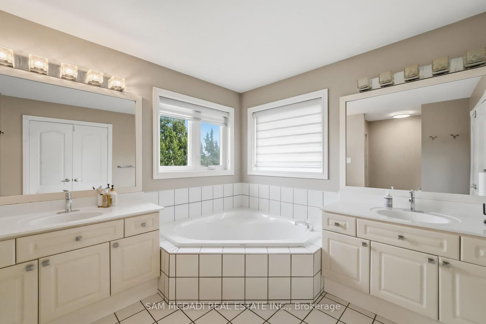 3605 Trelawny Circle thumbnail 18