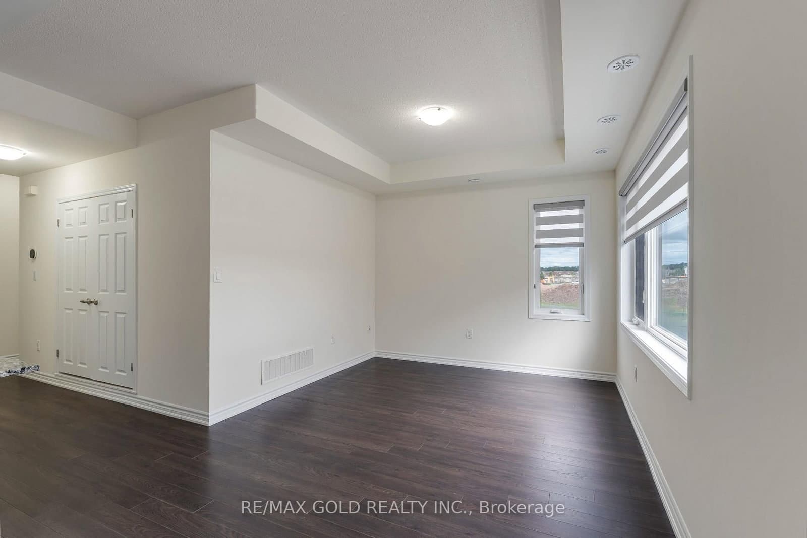 240 Lagerfeld Drive, Unit 16 thumbnail 18