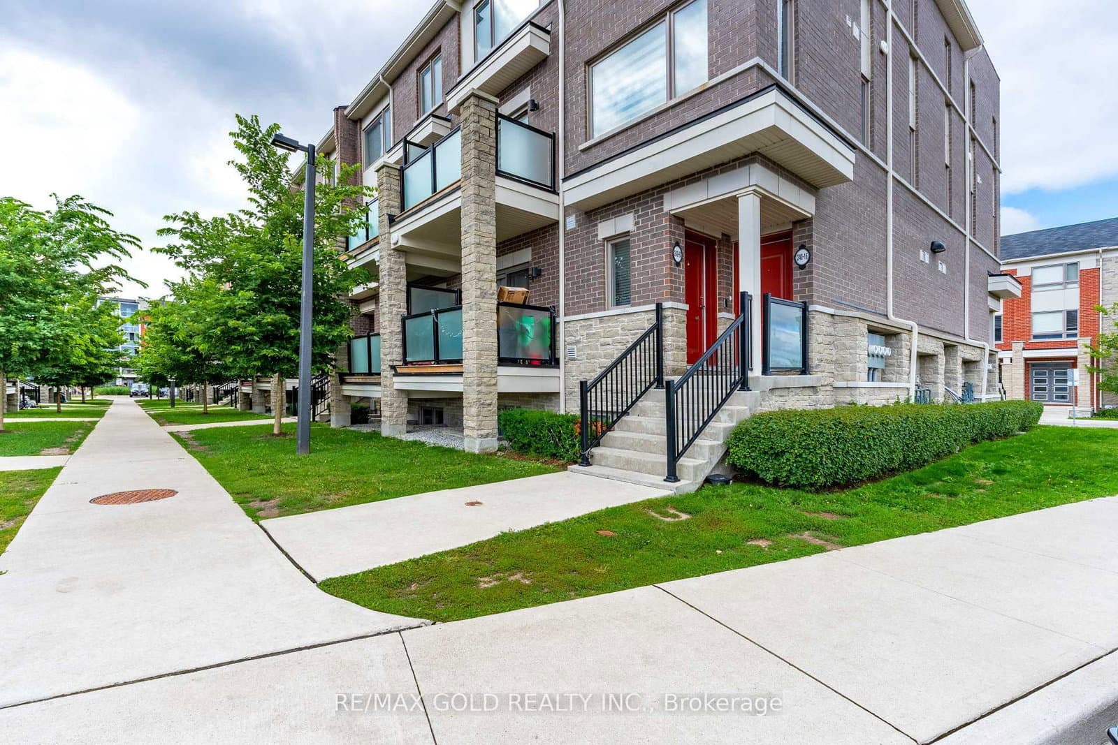 240 Lagerfeld Drive, Unit 16 thumbnail 2