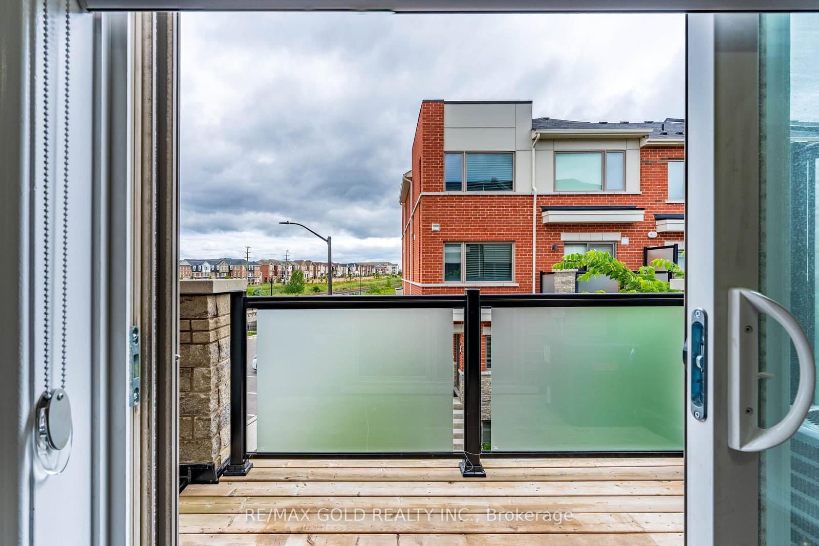 240 Lagerfeld Drive, Unit 16 thumbnail 20
