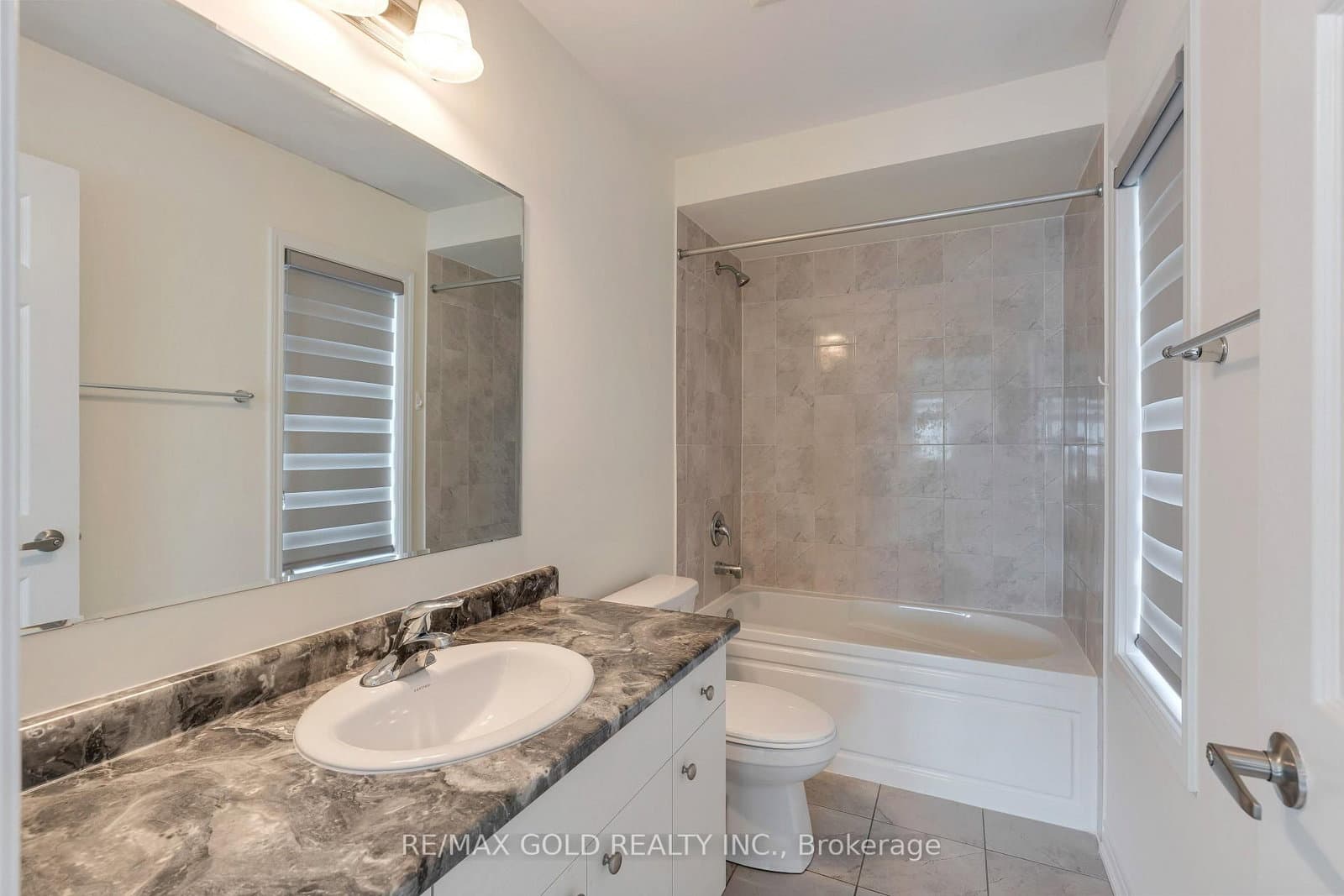 240 Lagerfeld Drive, Unit 16 thumbnail 33
