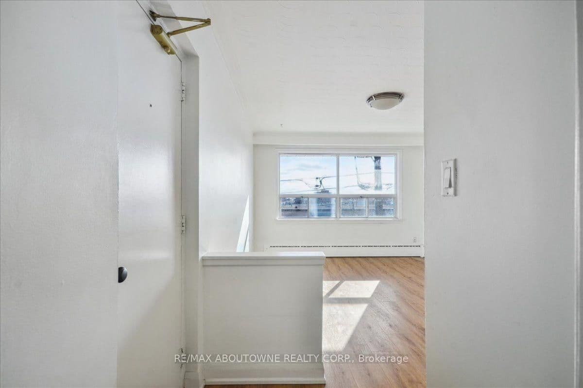 2 Wesley Street, Unit 6 thumbnail 5