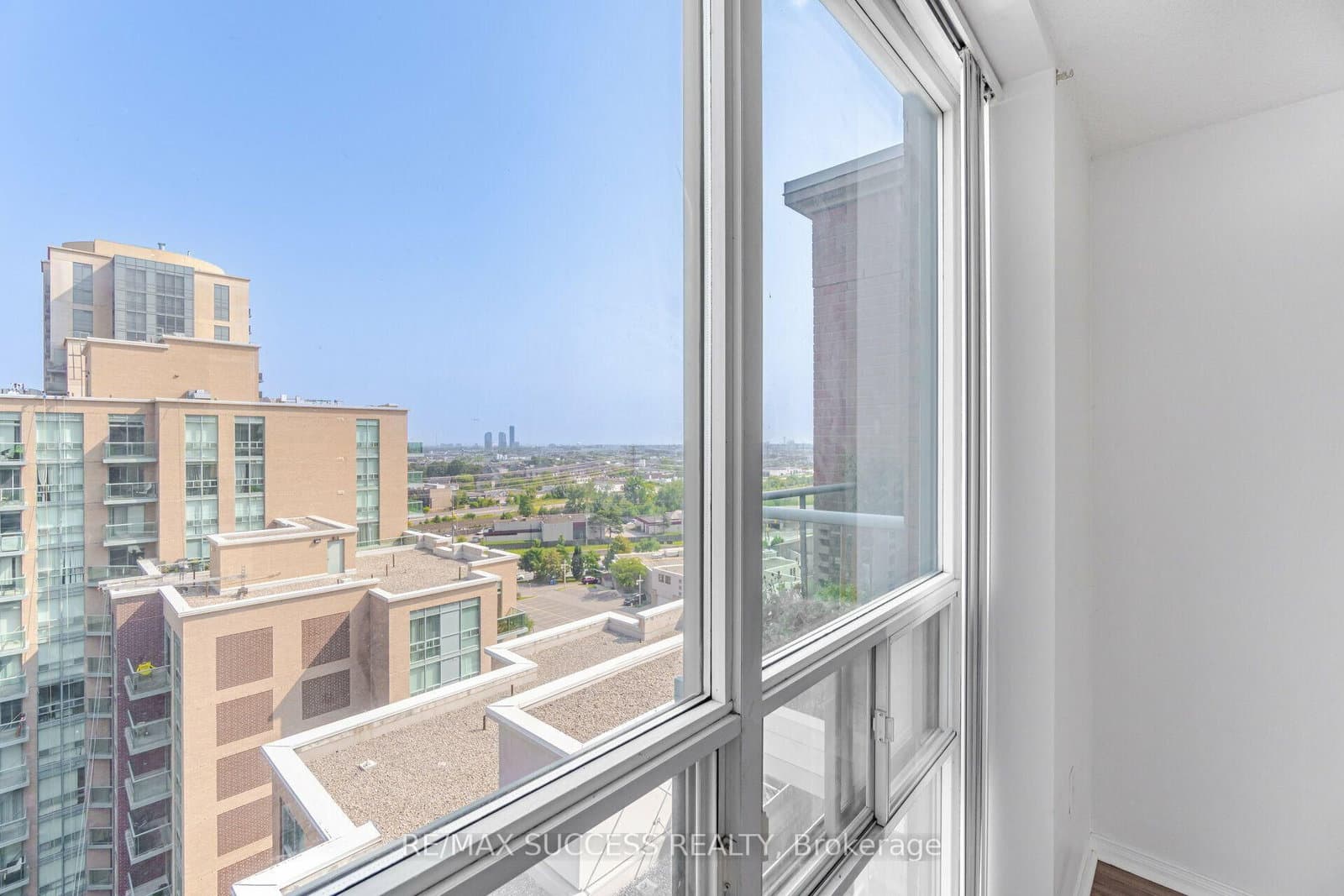 11 Michael Power Place, Unit PH14 thumbnail 12