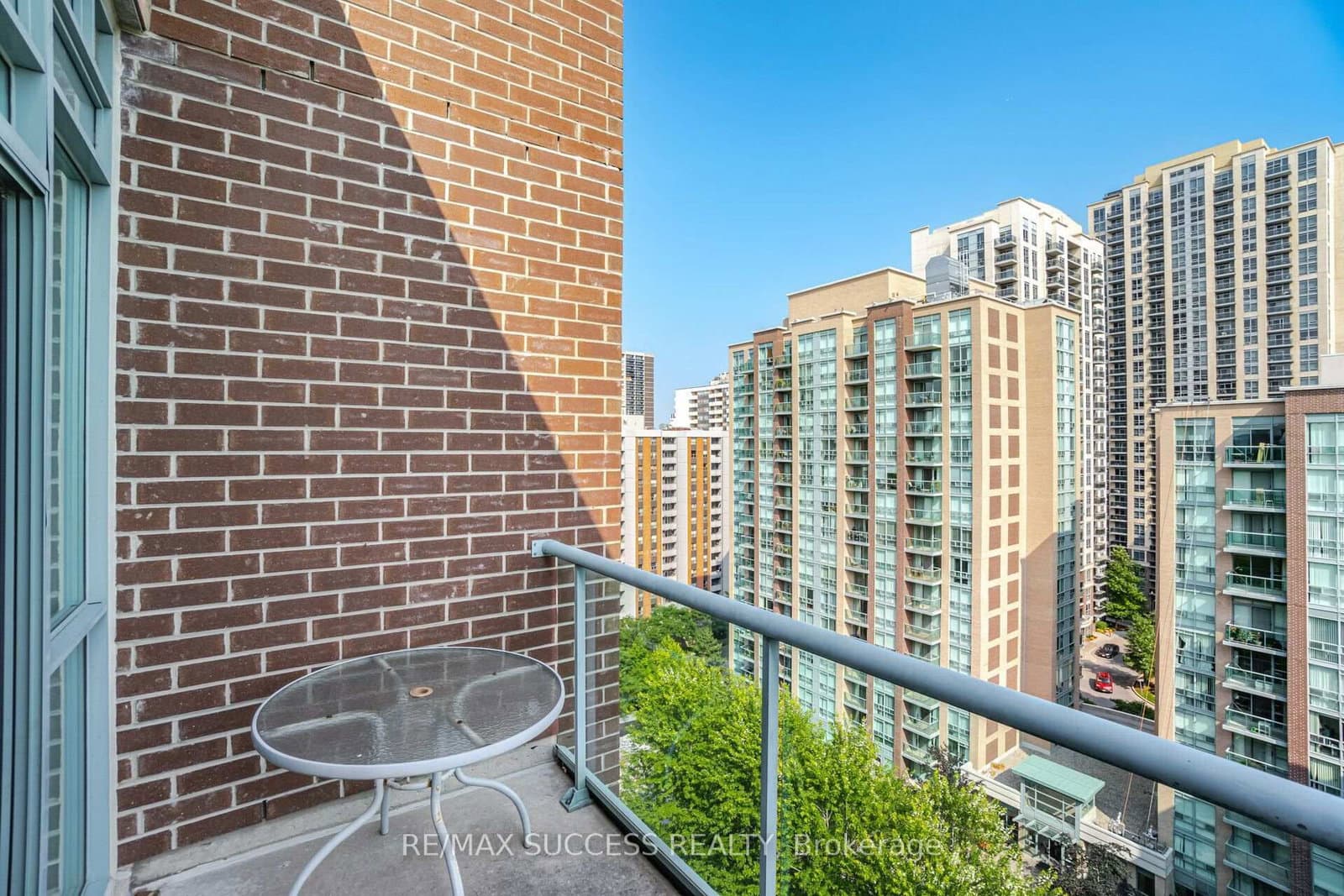 11 Michael Power Place, Unit PH14 thumbnail 17