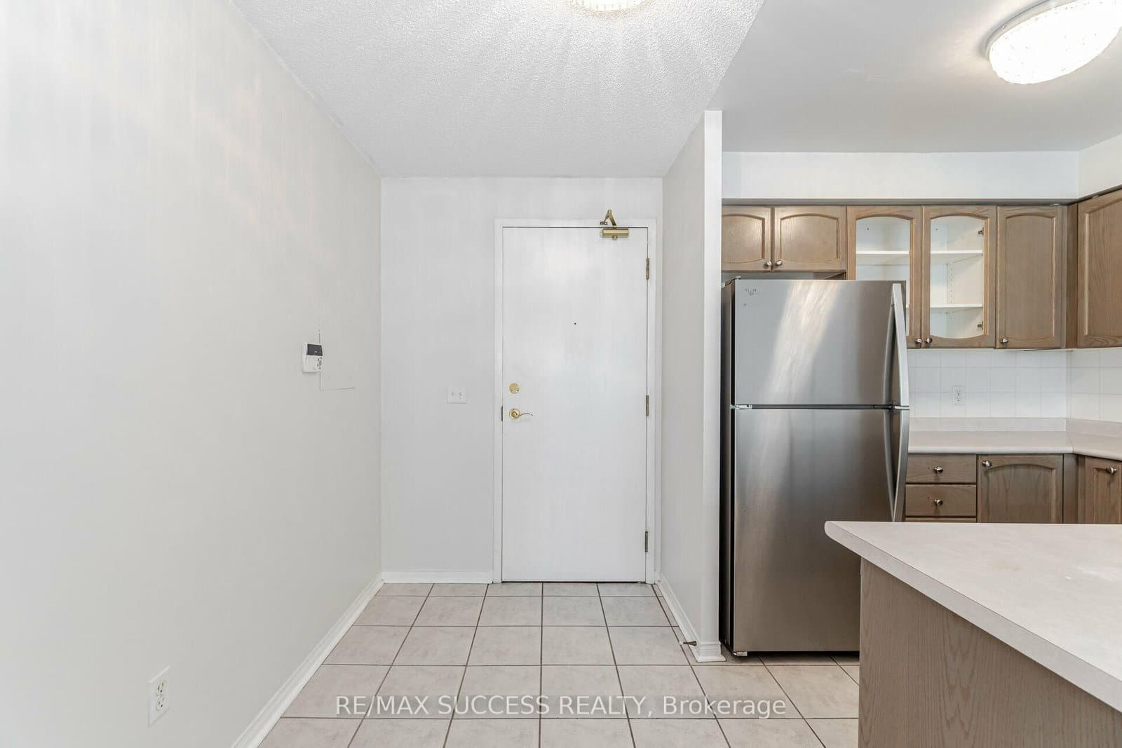 11 Michael Power Place, Unit PH14 thumbnail 3