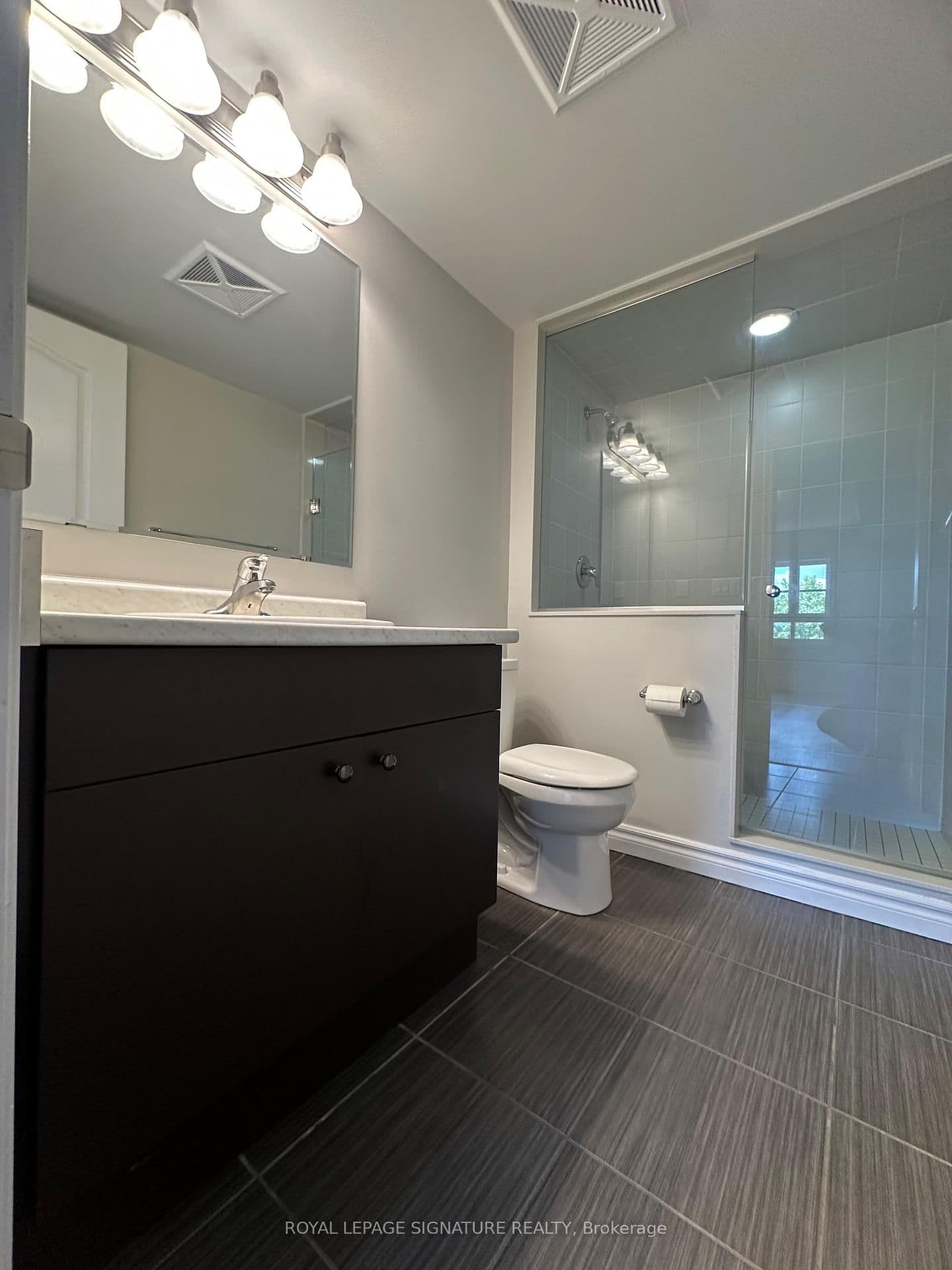 60 Baycliffe Crescent, Unit 305 thumbnail 10