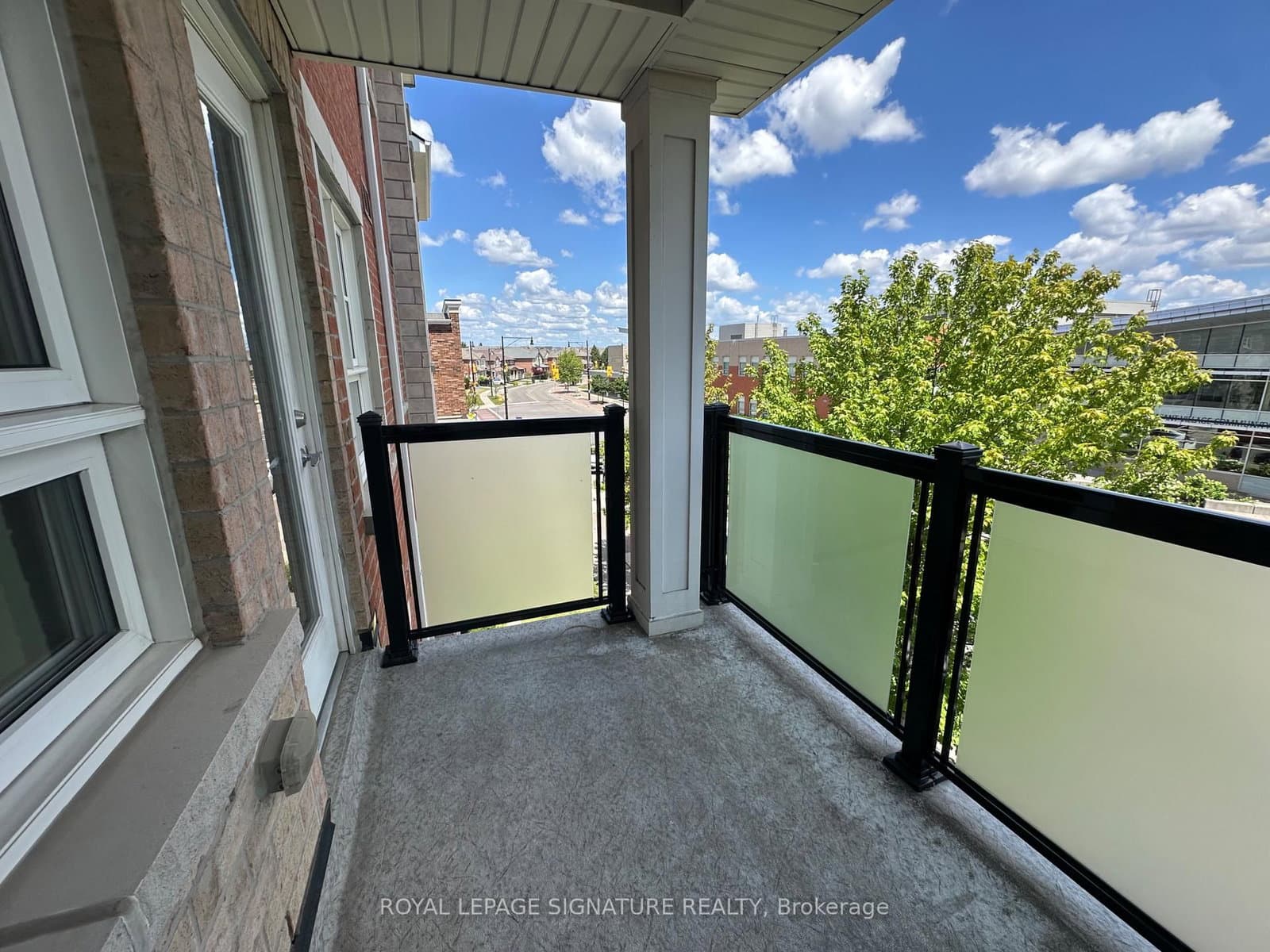 60 Baycliffe Crescent, Unit 305 thumbnail 14