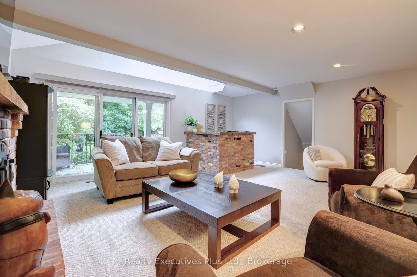 322 Pine Avenue thumbnail 15