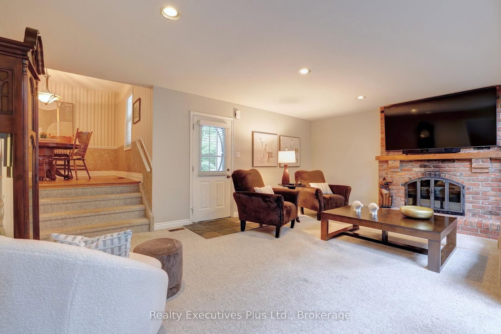 322 Pine Avenue thumbnail 18