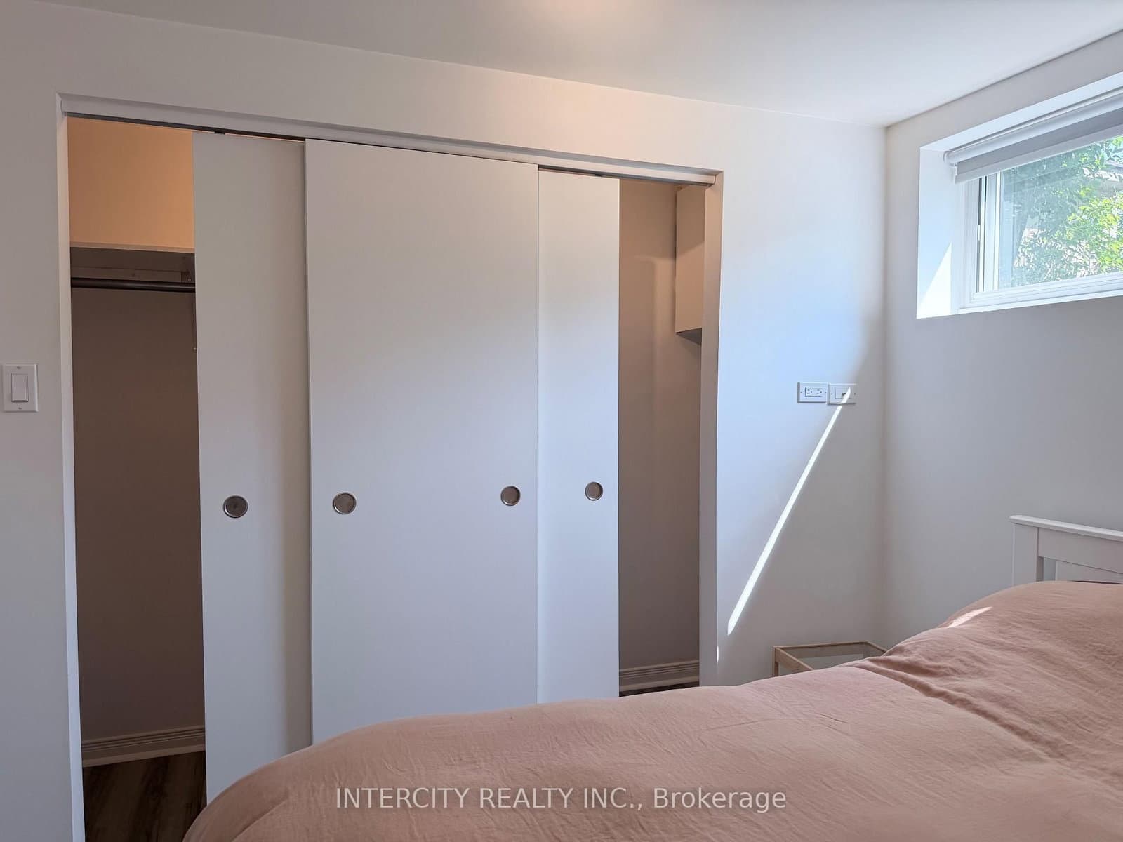 36 Strathburn Boulevard thumbnail 13