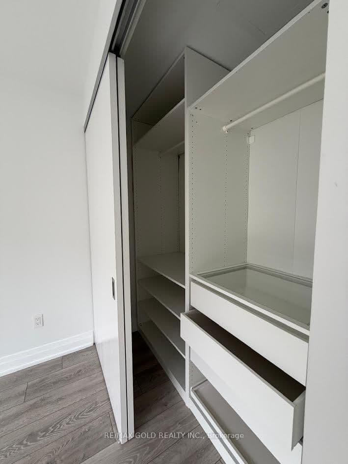 21 Park Street E, Unit 318 thumbnail 15