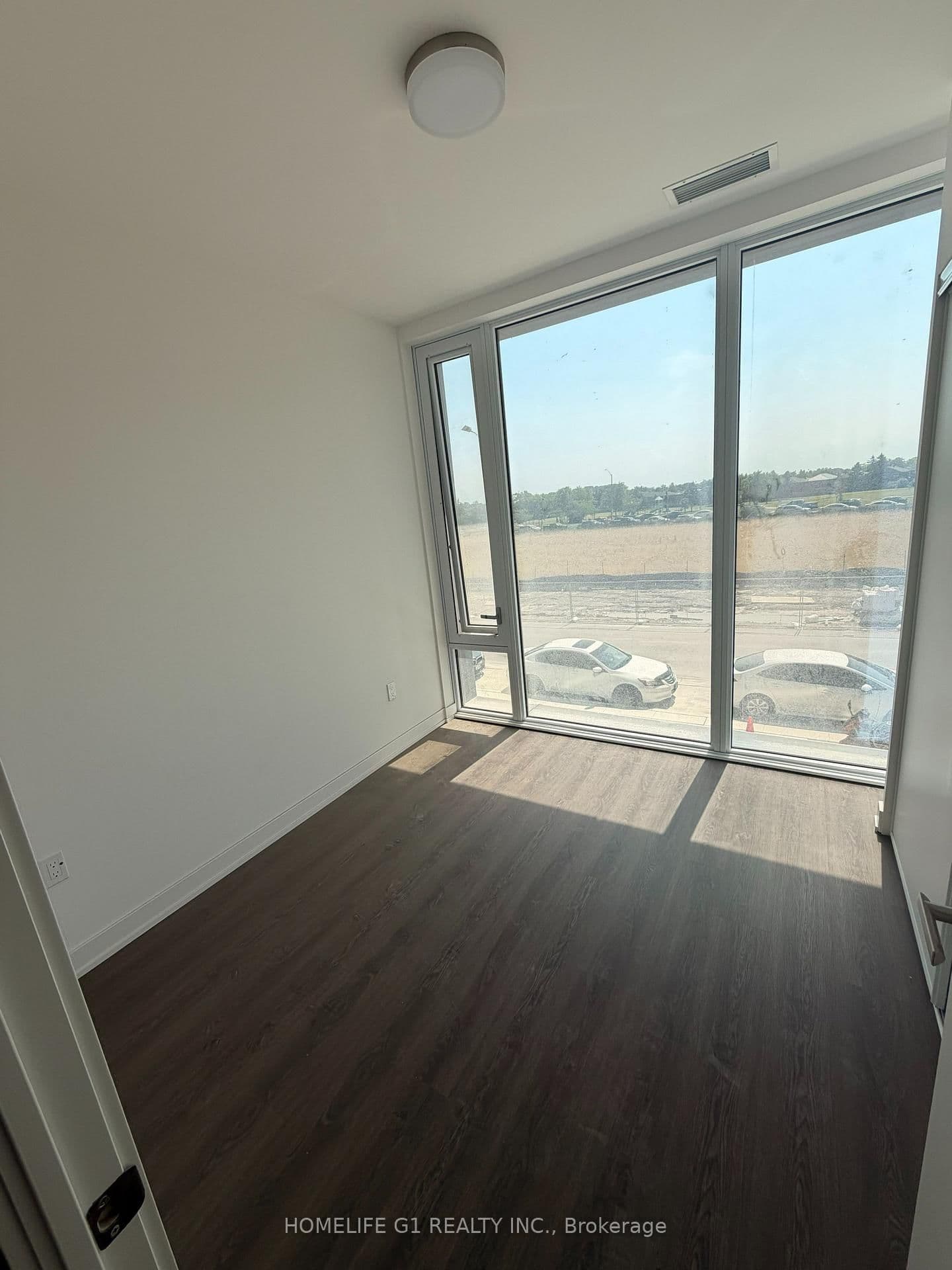 448 Burnhamthorpe Road W, Unit TH2 thumbnail 8