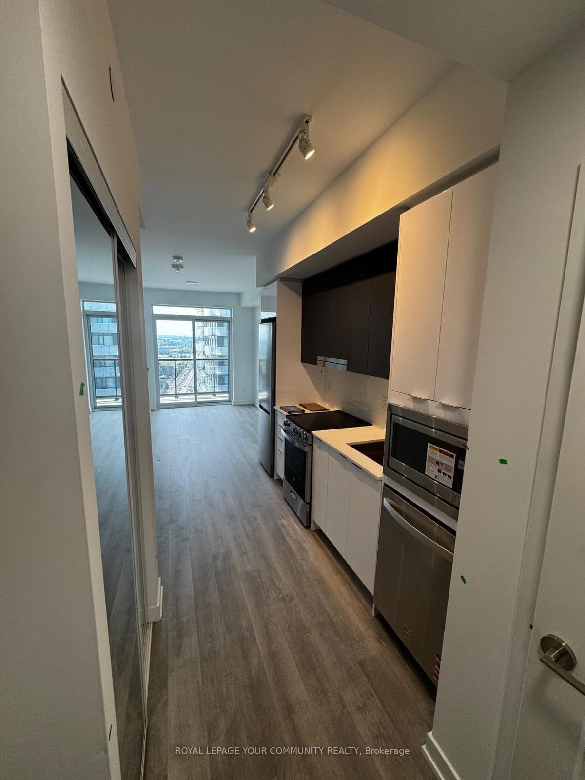 5105 Hurontario Street, Unit 2809 thumbnail 3
